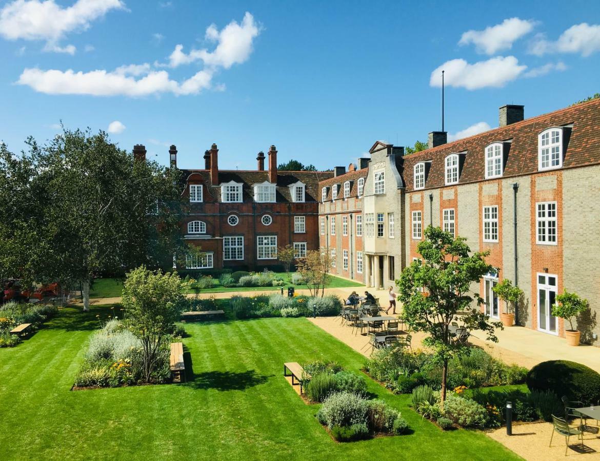 Newnham College - University Of Cambridge Kültér fotó